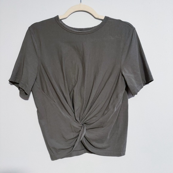 Lululemon - Dark Green Twist Front Crop Tee - Picture 1 of 4